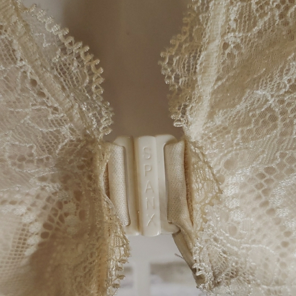 SPANX NWOT Lace Ivory Bralette - Picture 2 of 4